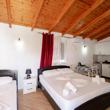 Nino's Pensionat Ksamil